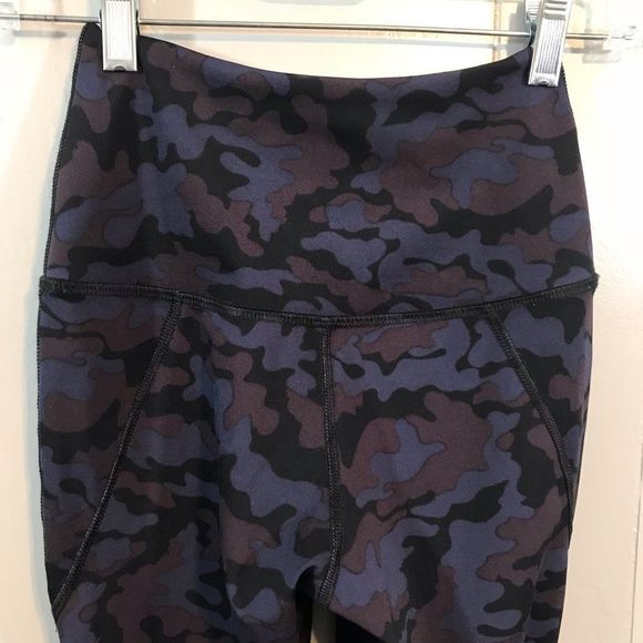 Splits59 Black Multi Camouflage Mesh Panel Mid Rise Yoga Active Ankle Legging XS - Picture 9 of 10